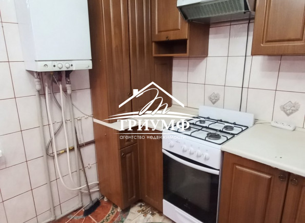 Просторная 3 комнатная квартира с автономным отоплением в Центре города!