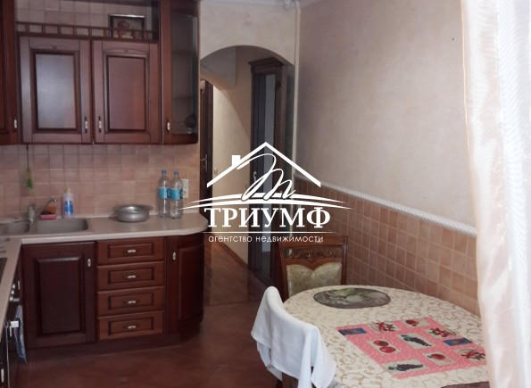 Продается квартира на Таврическом с евроремонтом 120кв.м.