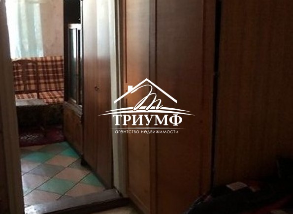 Продается добротный 2-х этажный дом в Центре под реконструкцию.