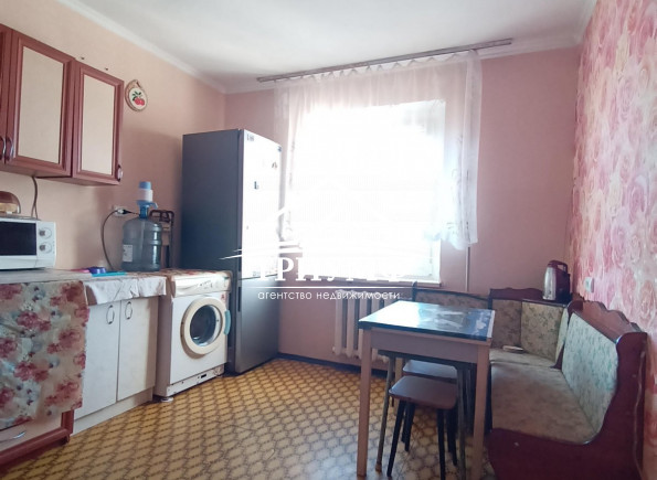 4-х комнатную квартира на Таврическом. ул. 49ГВД