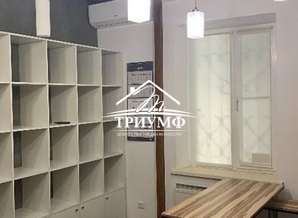 Продается офисное помещение в Центре. Суворова.