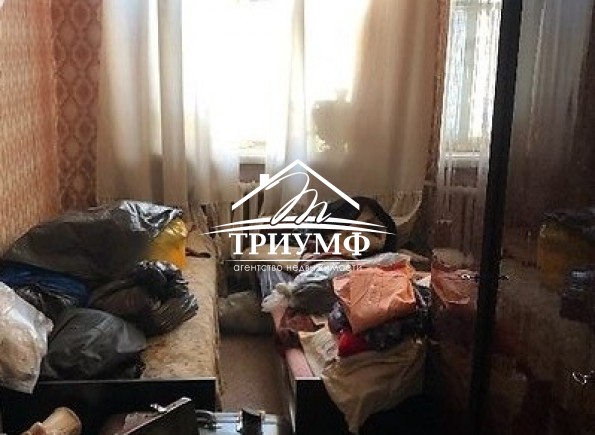 Продается добротный 2-х этажный дом в Центре под реконструкцию.