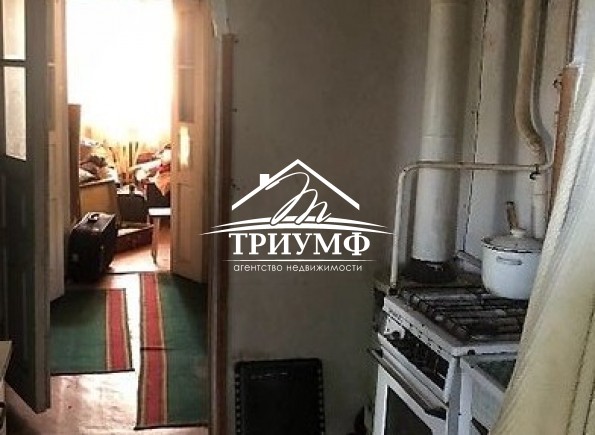 Продается добротный 2-х этажный дом в Центре под реконструкцию.